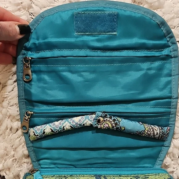 Modella Blue and Green Travel Jeweley Bag with Quilted Design - Picture 8 of 16